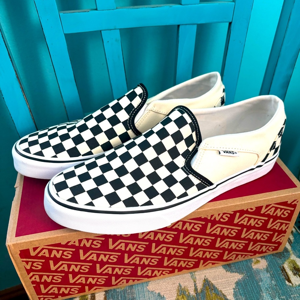 Women’s black and white checkered slide in shoe